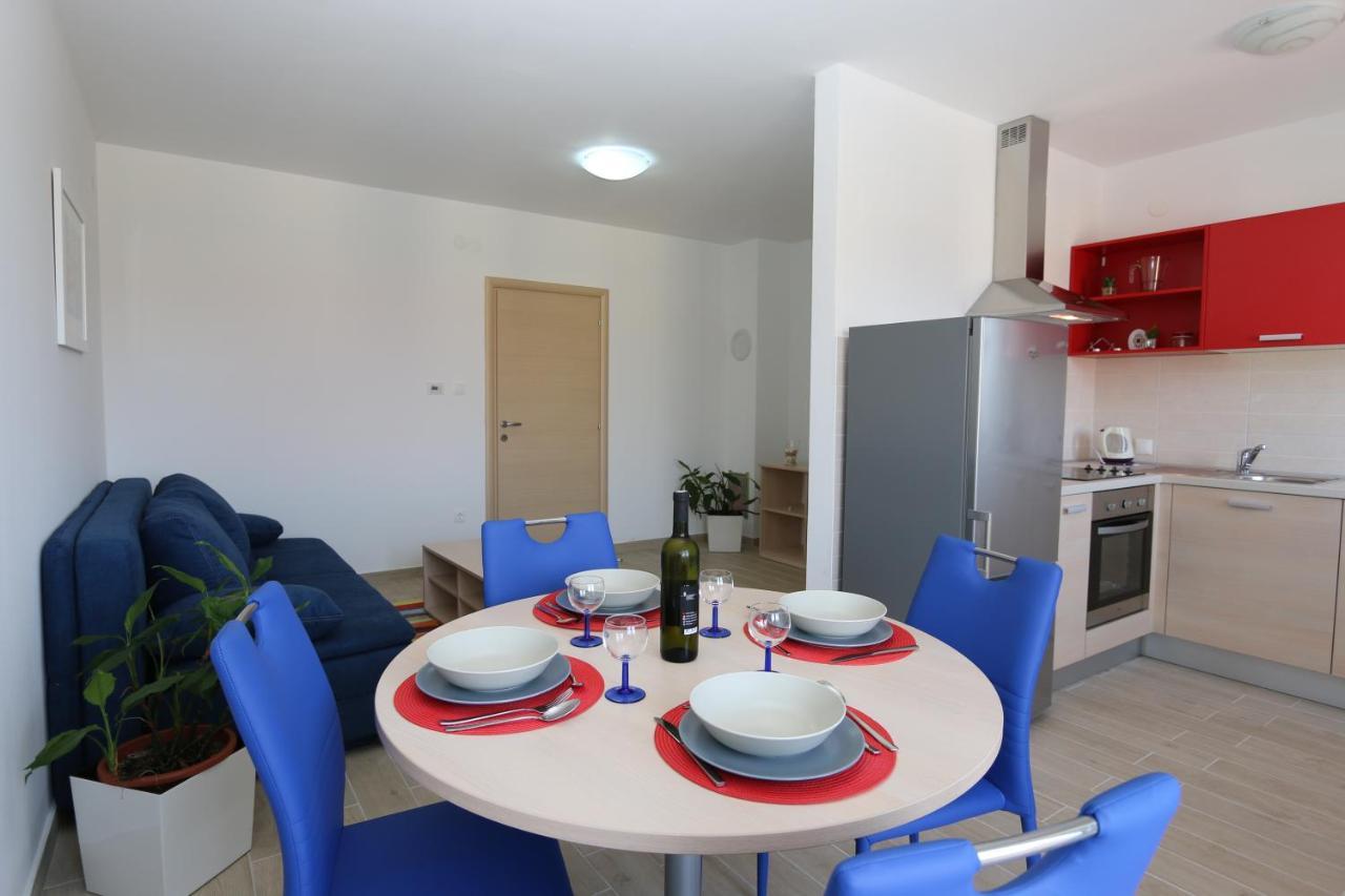 Apartments Sucic Iva I Tea Соліне Екстер'єр фото