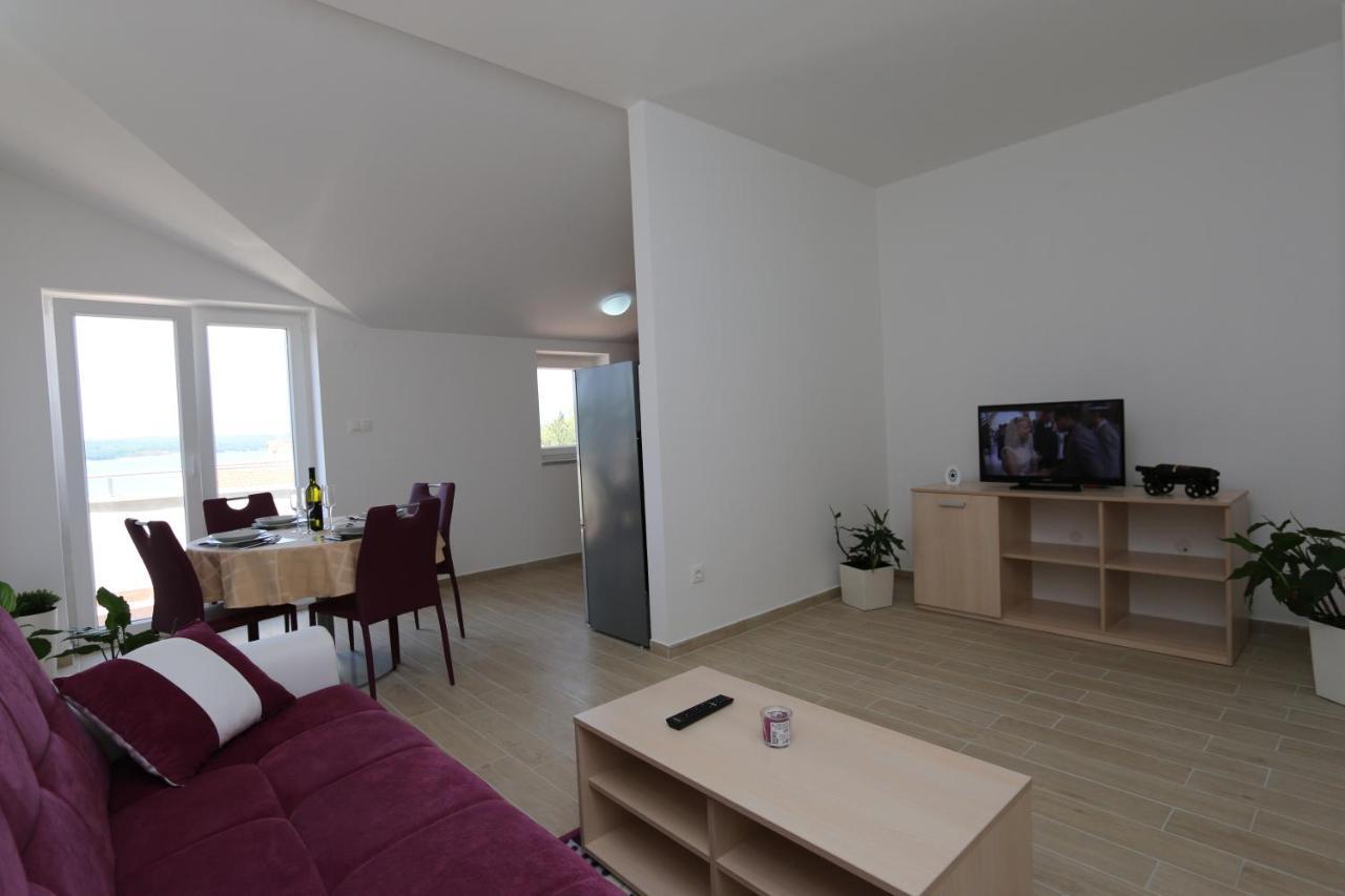 Apartments Sucic Iva I Tea Соліне Екстер'єр фото