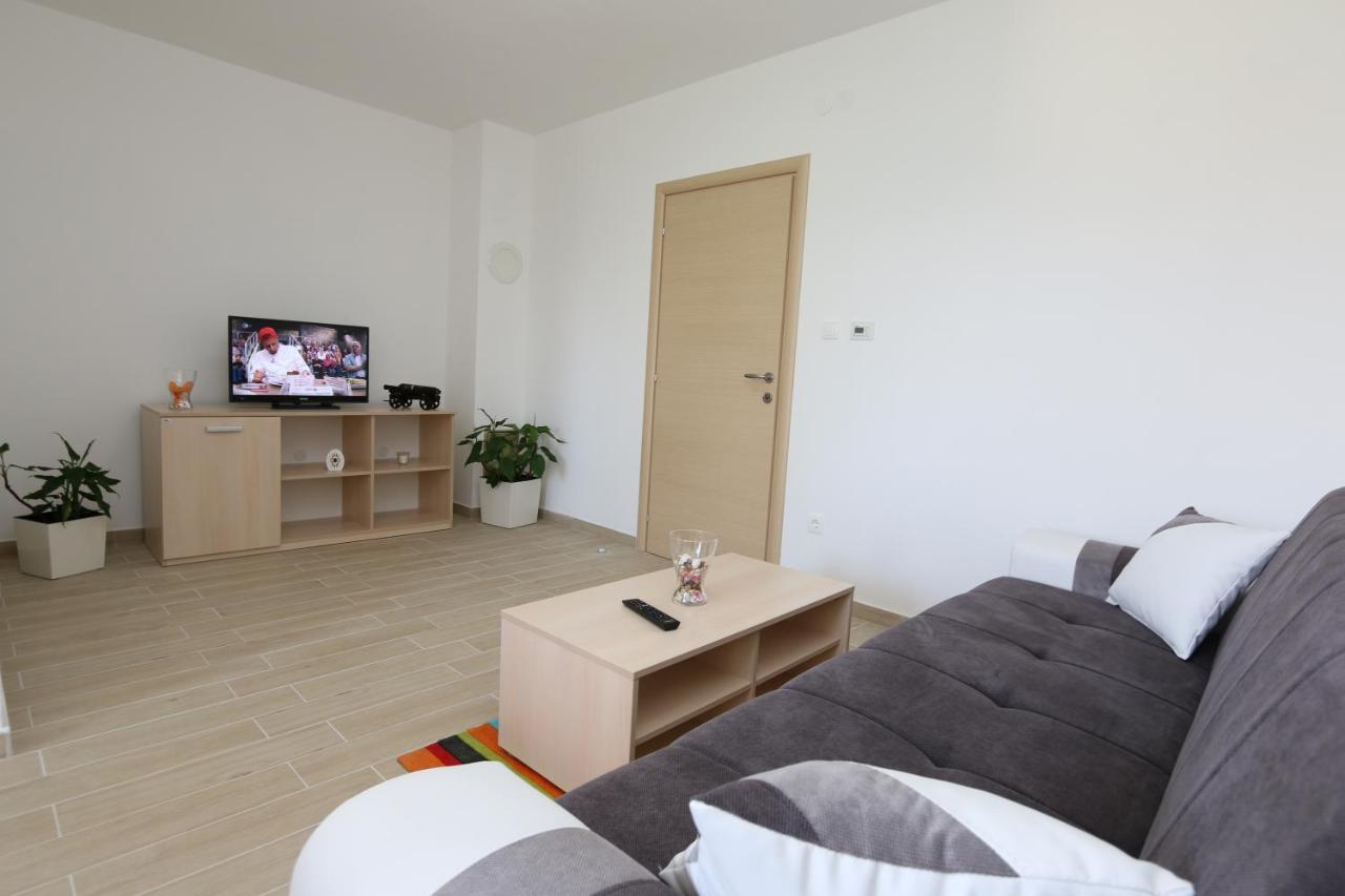 Apartments Sucic Iva I Tea Соліне Екстер'єр фото