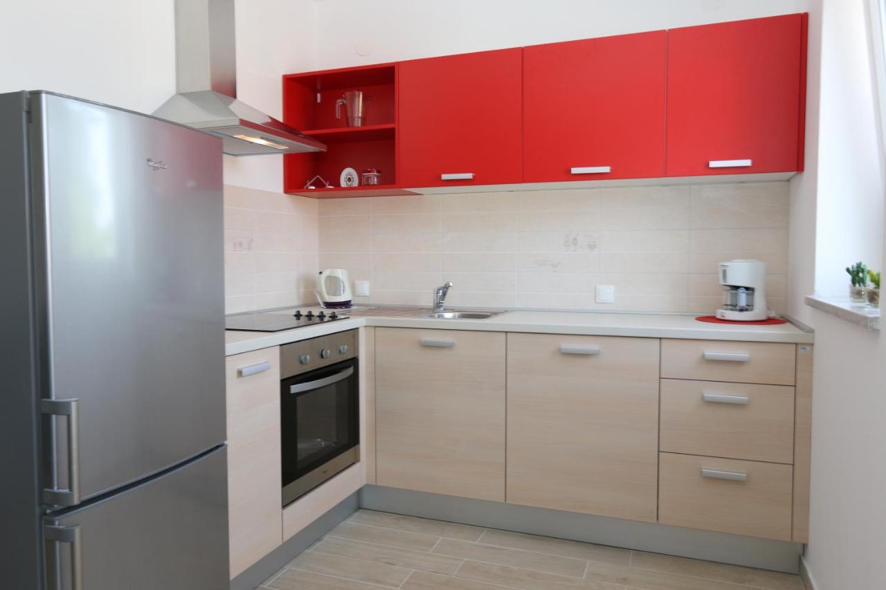 Apartments Sucic Iva I Tea Соліне Екстер'єр фото