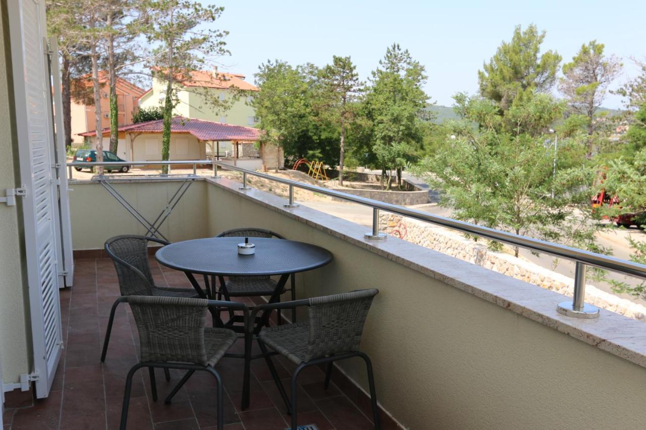 Apartments Sucic Iva I Tea Соліне Екстер'єр фото