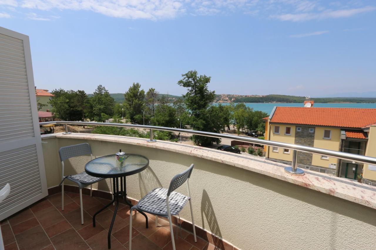 Apartments Sucic Iva I Tea Соліне Екстер'єр фото