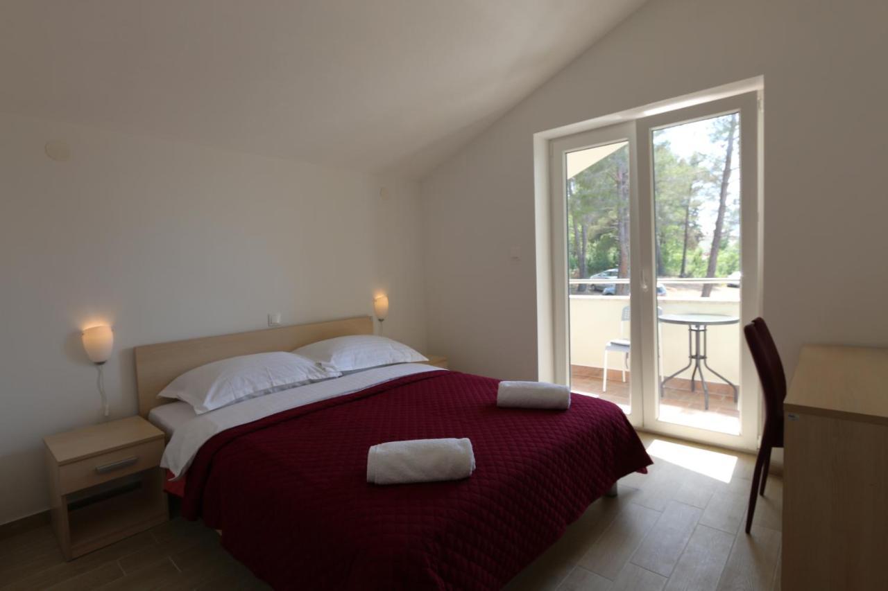 Apartments Sucic Iva I Tea Соліне Екстер'єр фото