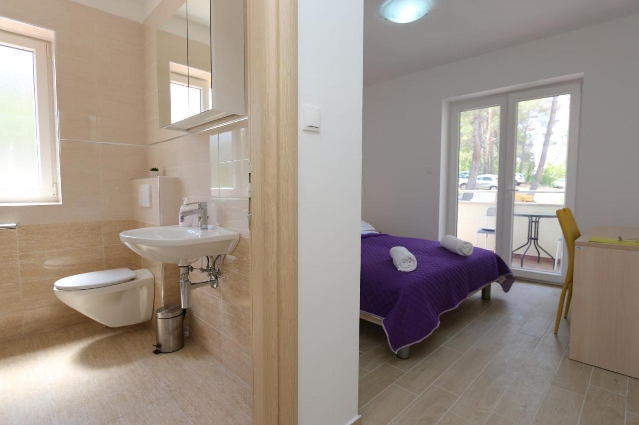 Apartments Sucic Iva I Tea Соліне Екстер'єр фото