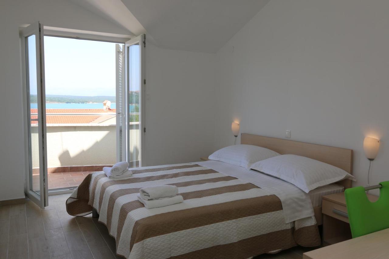 Apartments Sucic Iva I Tea Соліне Екстер'єр фото