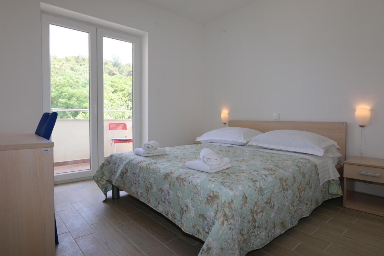 Apartments Sucic Iva I Tea Соліне Екстер'єр фото