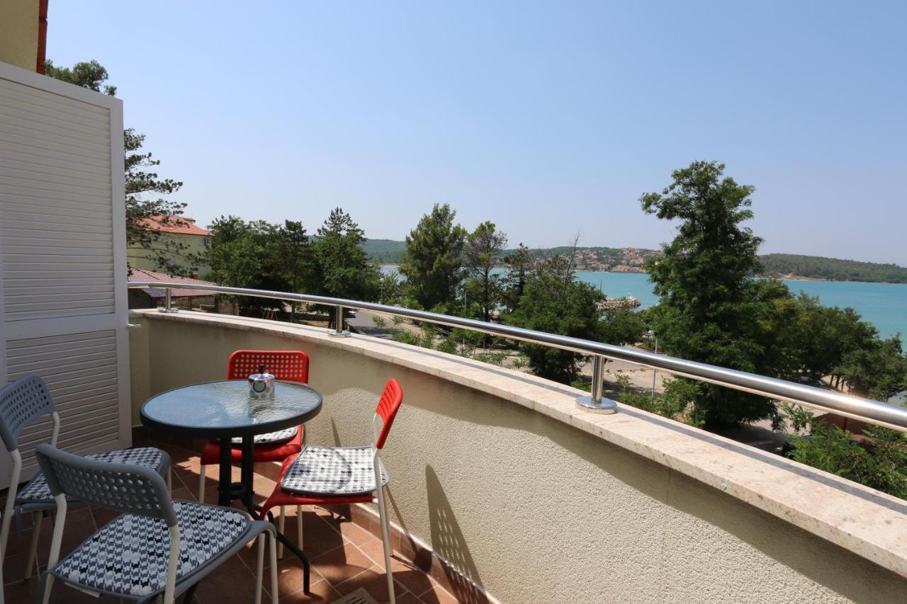 Apartments Sucic Iva I Tea Соліне Екстер'єр фото