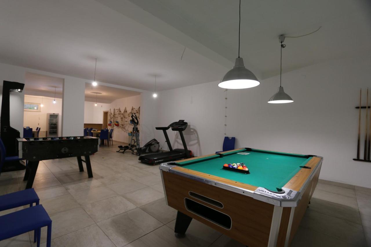 Apartments Sucic Iva I Tea Соліне Екстер'єр фото